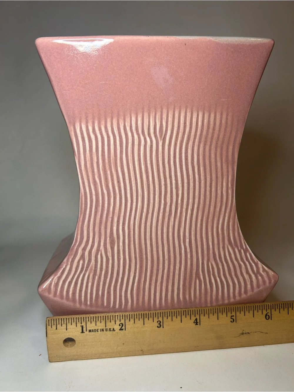 Redwing Vase Pink Red Wing Lottery B2100‎ USA Vintage Art Deco MCM Retro Ribbed